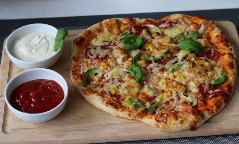 dodatkowy obraz dla Pizza orkiszowa pieczona na kamieniu