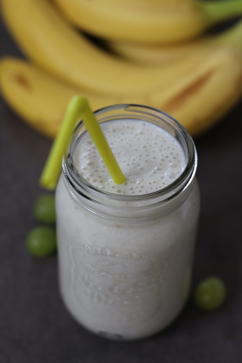 dodatkowy obraz dla Koktajl z bananów i winogron