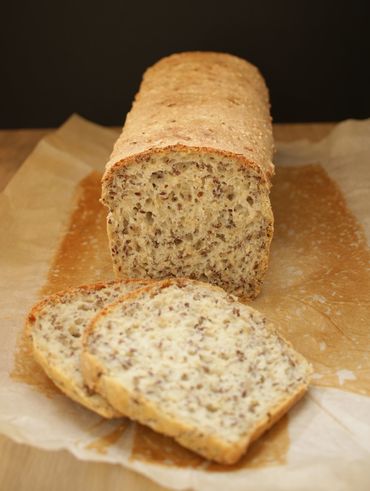 Chleb pszenny z siemieniem lnianym i słonecznikiem (bez wyrabiania)